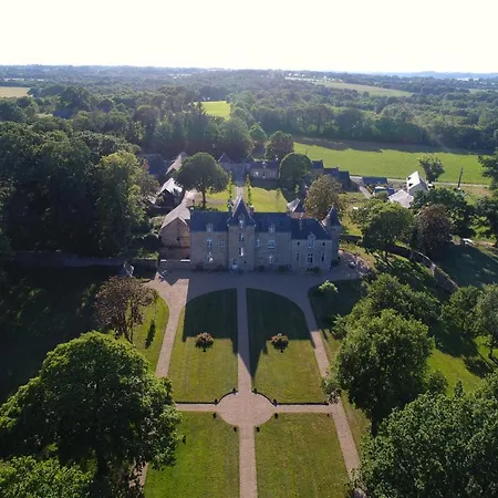Bed and breakfast Chateau De Cadouzan