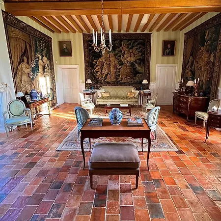Chateau De Cadouzan Bed and breakfast *