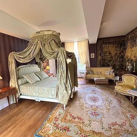 Chateau De Cadouzan Bed and breakfast *